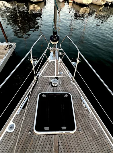 Star IV Yacht Photos Pics Bow of 2010 Jeanneau Sun Odyssey 50 DS yacht at marina.