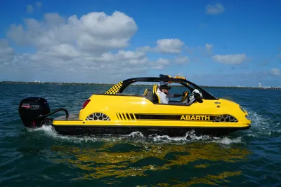 Car Off-shore Fiat 500 Abarth