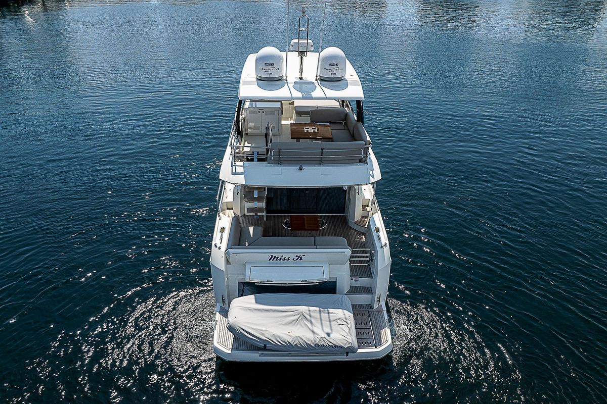 2022 Prestige 52 