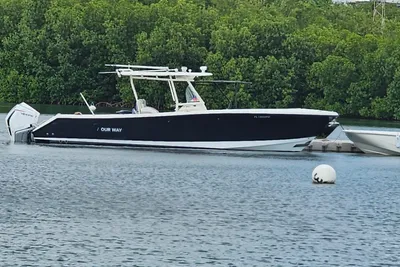 Pursuit C 310 Center Console