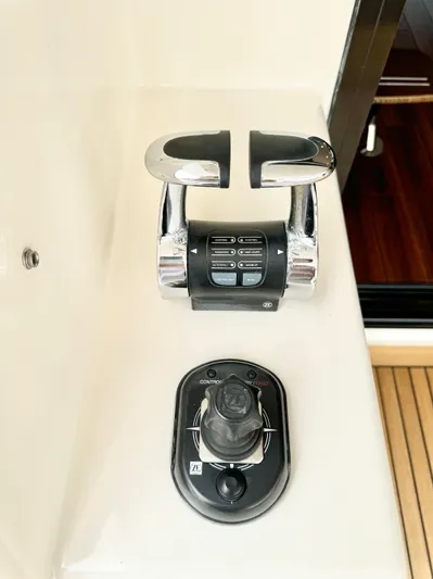 Waves III Yacht Photos Pics 2017 Maritimo M51 yacht controls with dual throttle and joystick.