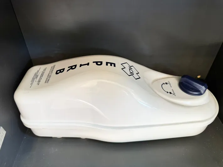 Waves III Yacht Photos Pics 