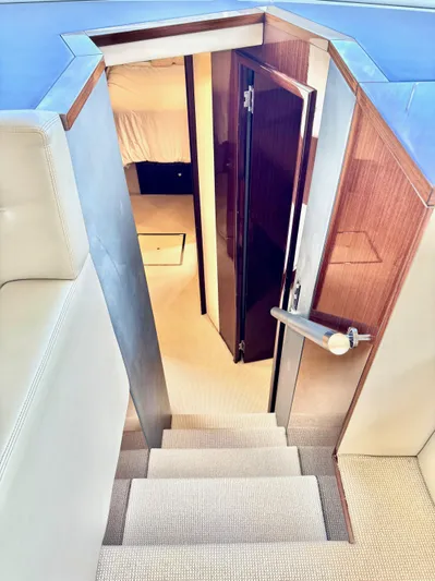 Waves III Yacht Photos Pics 