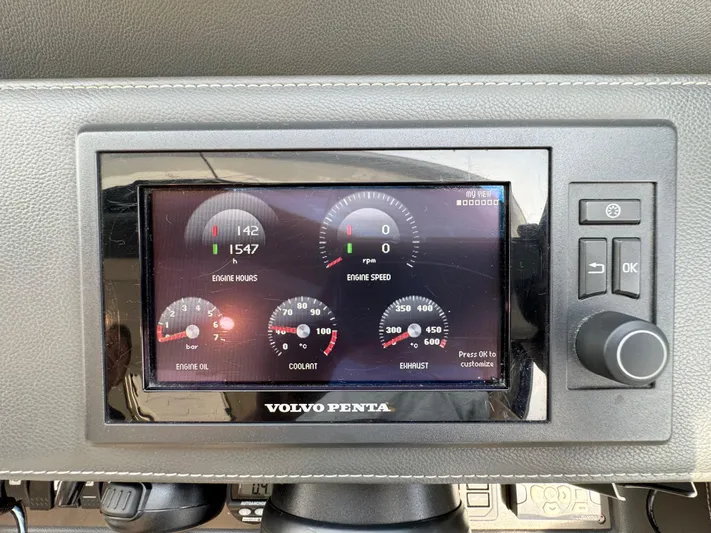 Waves III Yacht Photos Pics 