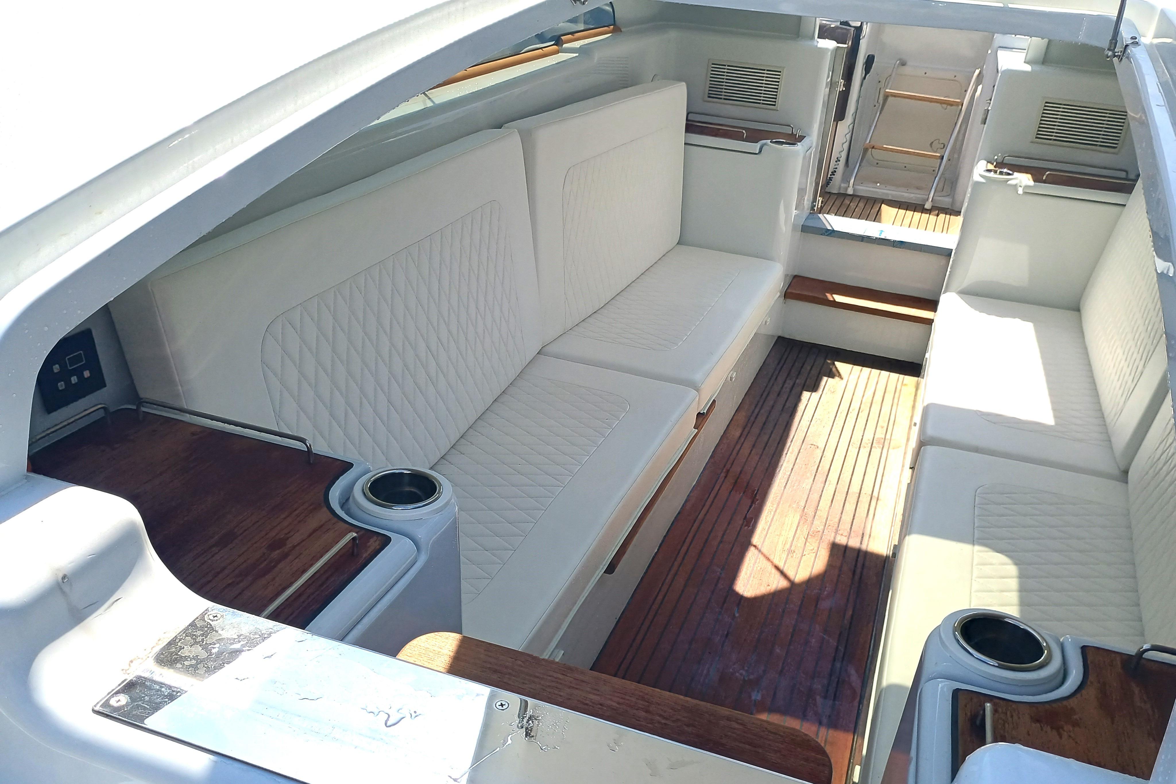 2006 Royal Denship Royal Limo - Image 13