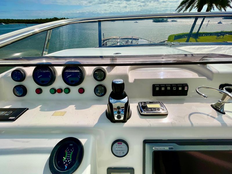 2013 Azimut 60 Flybridge