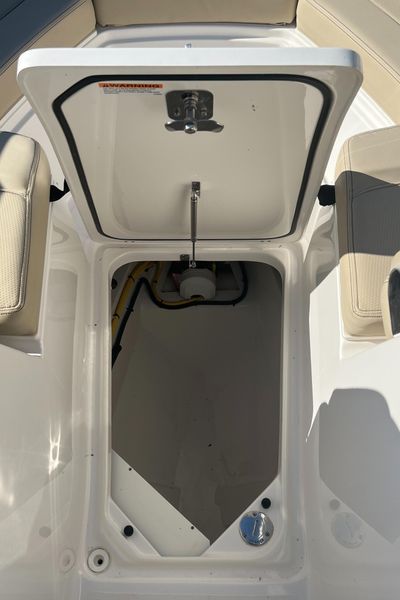 2018 Pursuit DC 325 Dual Console