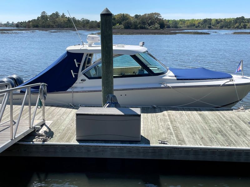 2018 Pursuit DC 325 Dual Console