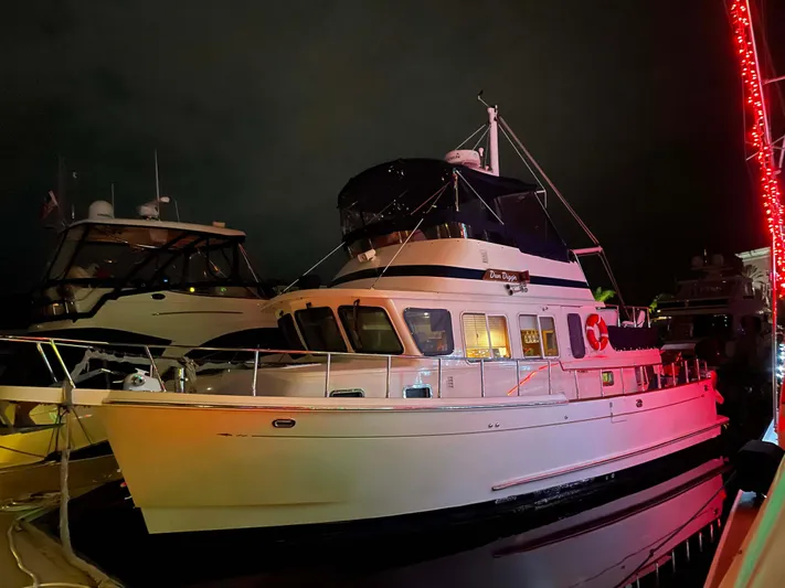 Dun Digg'n Yacht Photos Pics 