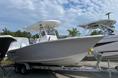 Sea Pro 242 Center Console