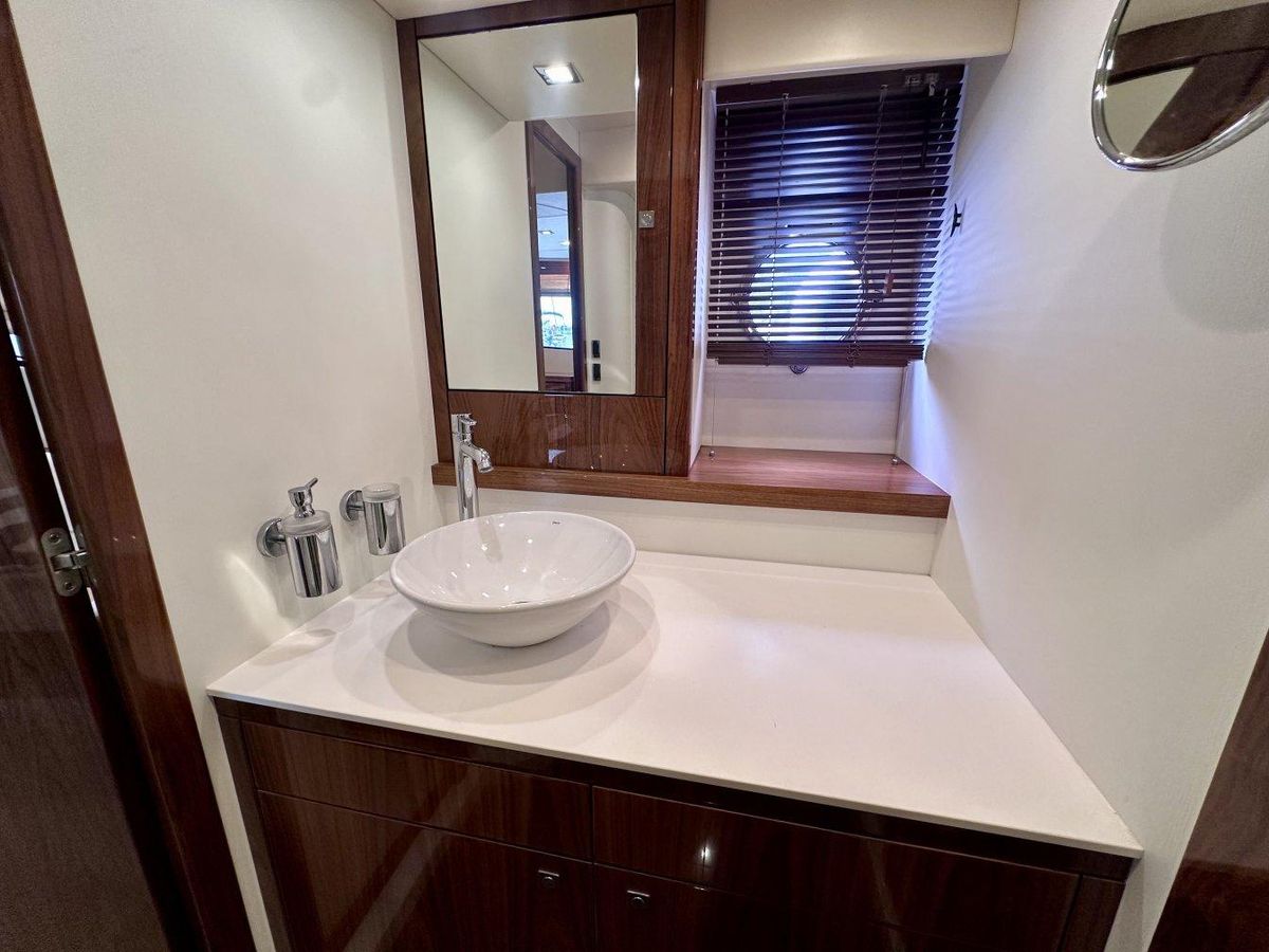 2014 Sunseeker 68 