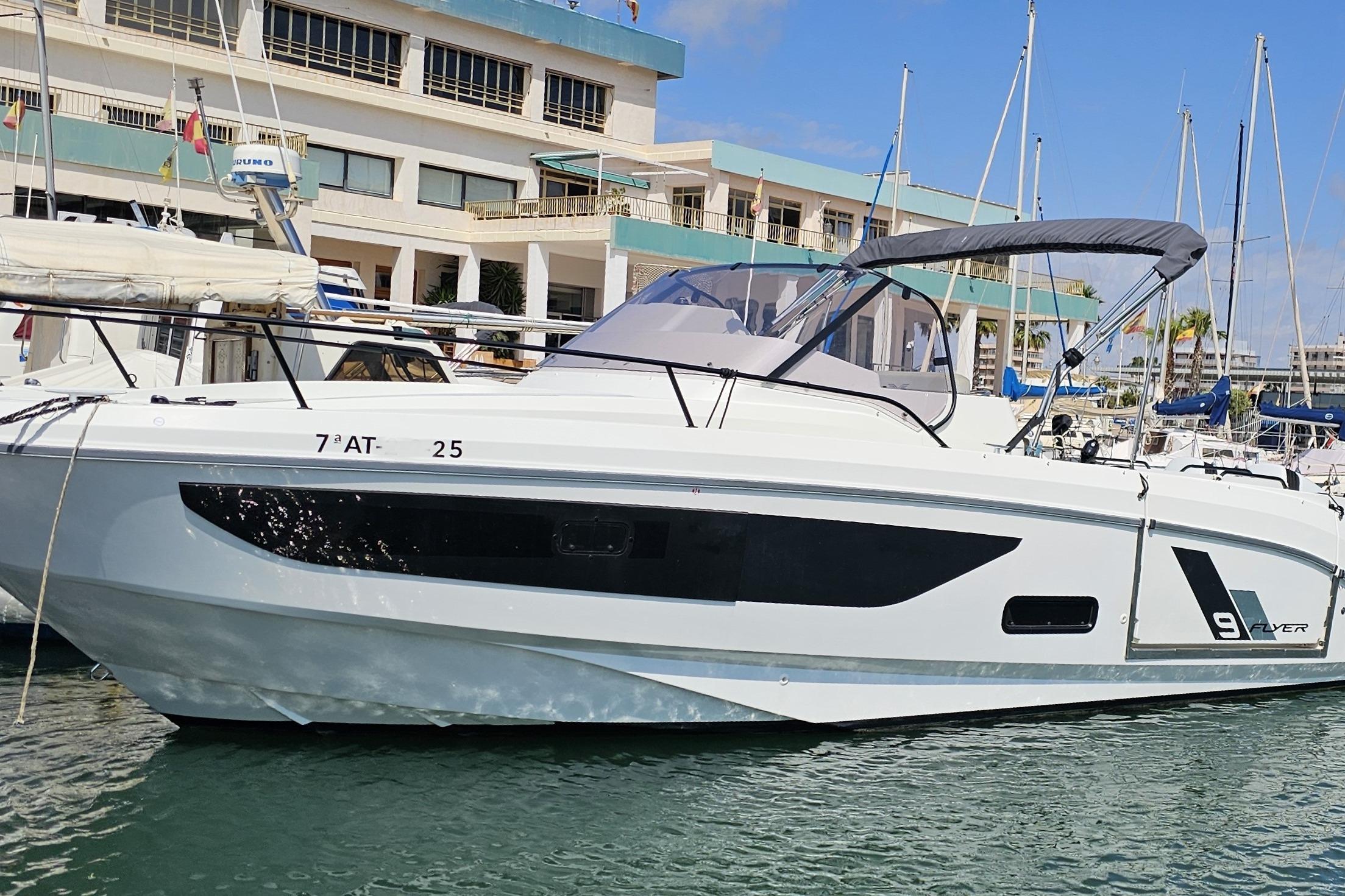 2023 Beneteau Flyer 9 SUNdeck