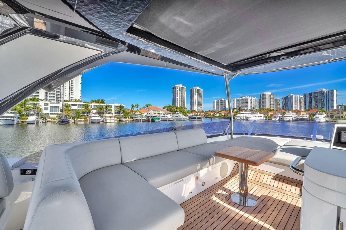 2023 Sunseeker 68 