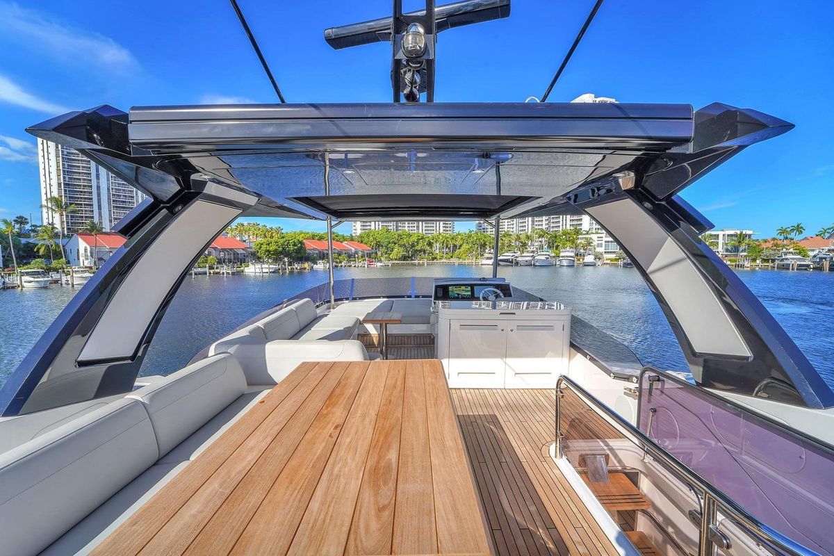 2023 Sunseeker 68 
