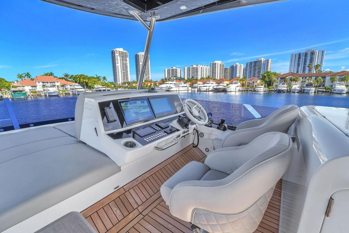 2023 Sunseeker 68 