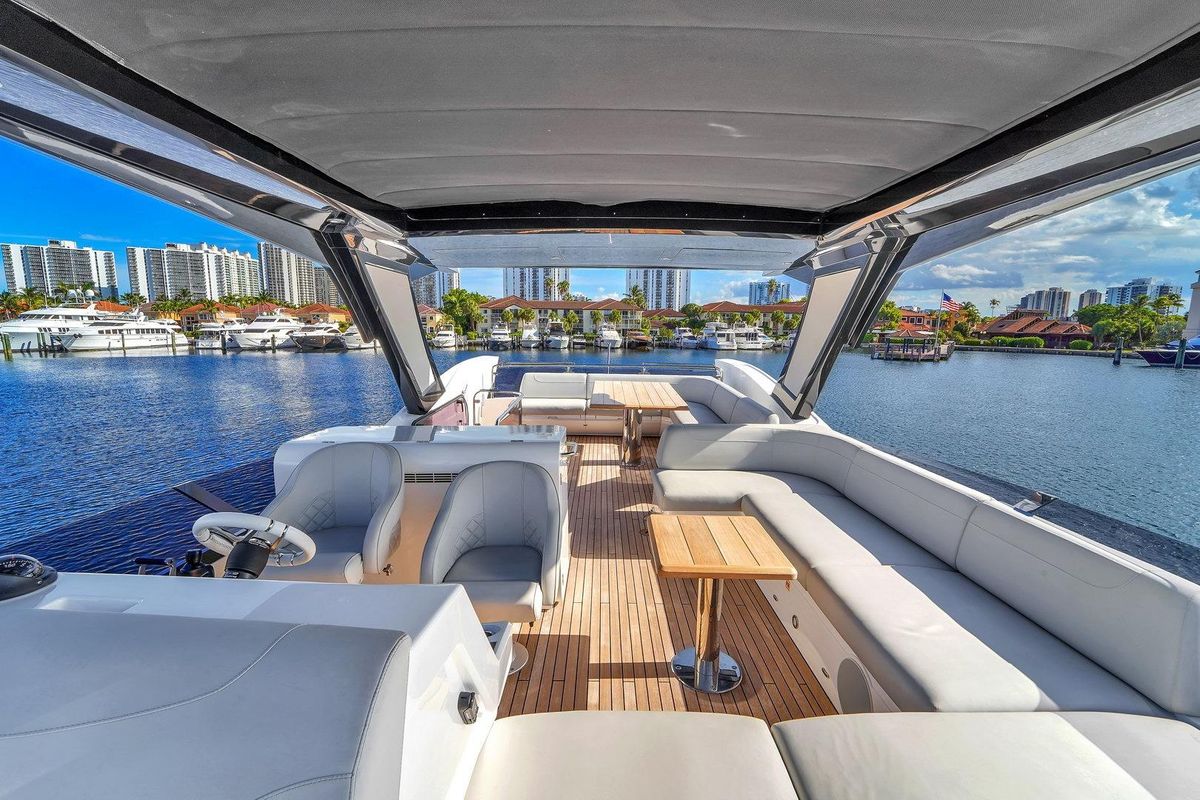 2023 Sunseeker 68 