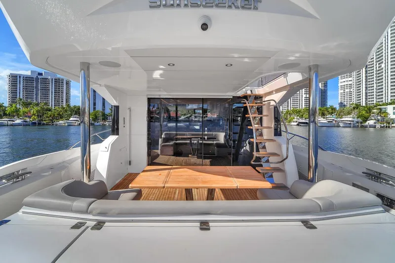 Rani Yacht Photos Pics Luxurious 2023 Sunseeker Manhattan 68 Pacific yacht interior with waterfront view.