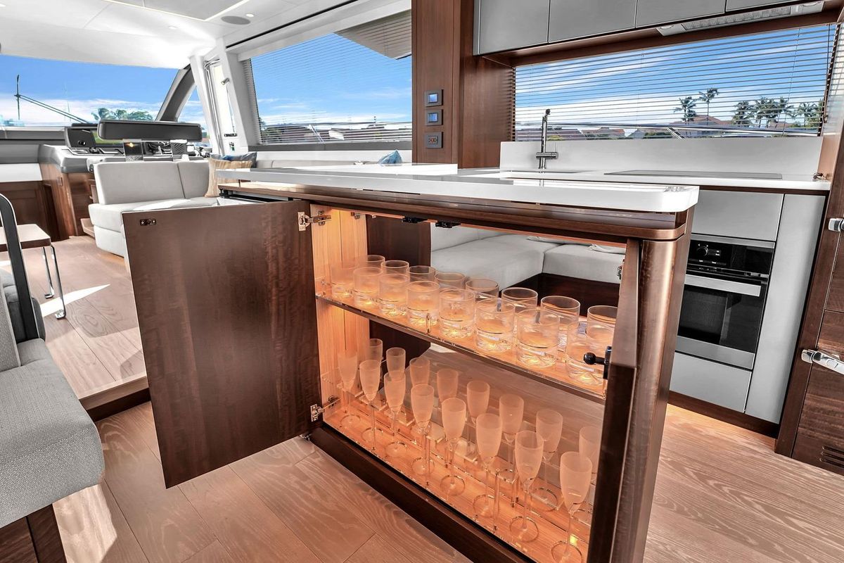 2023 Sunseeker 68 