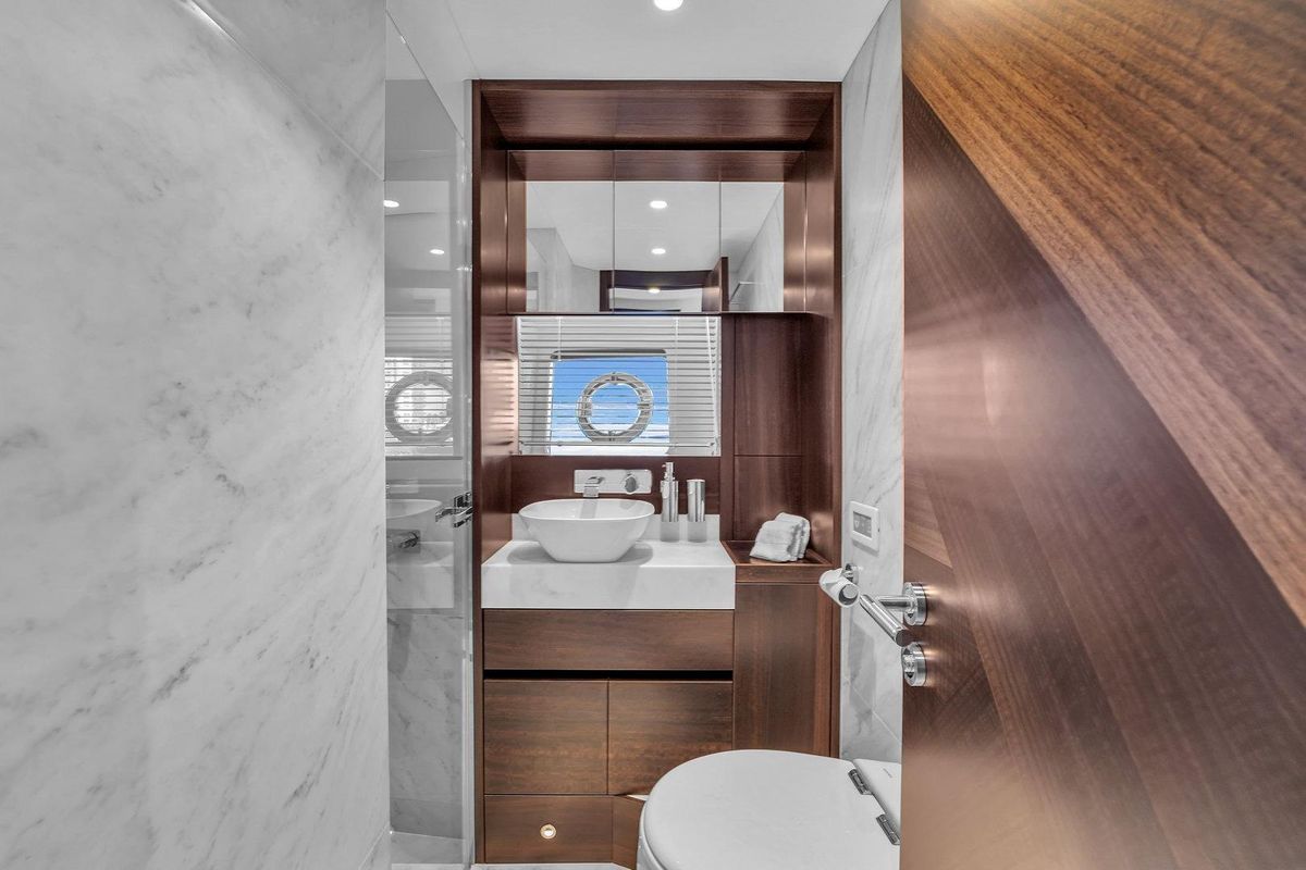 2023 Sunseeker 68 