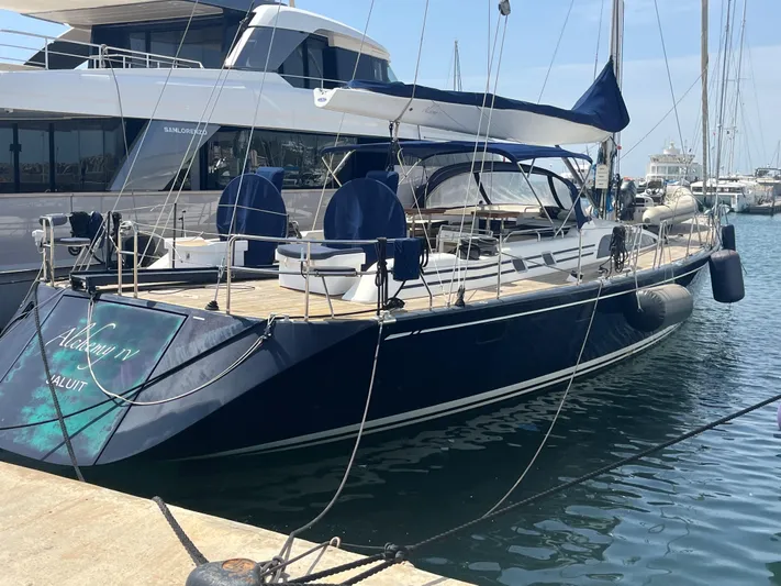 Alchemy IV Yacht Photos Pics 