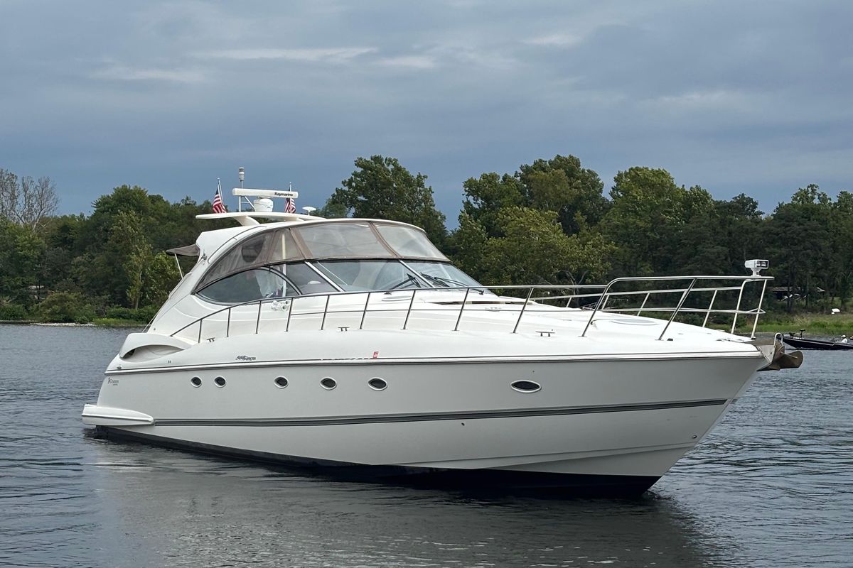 2006 Cruisers Yachts 56 
