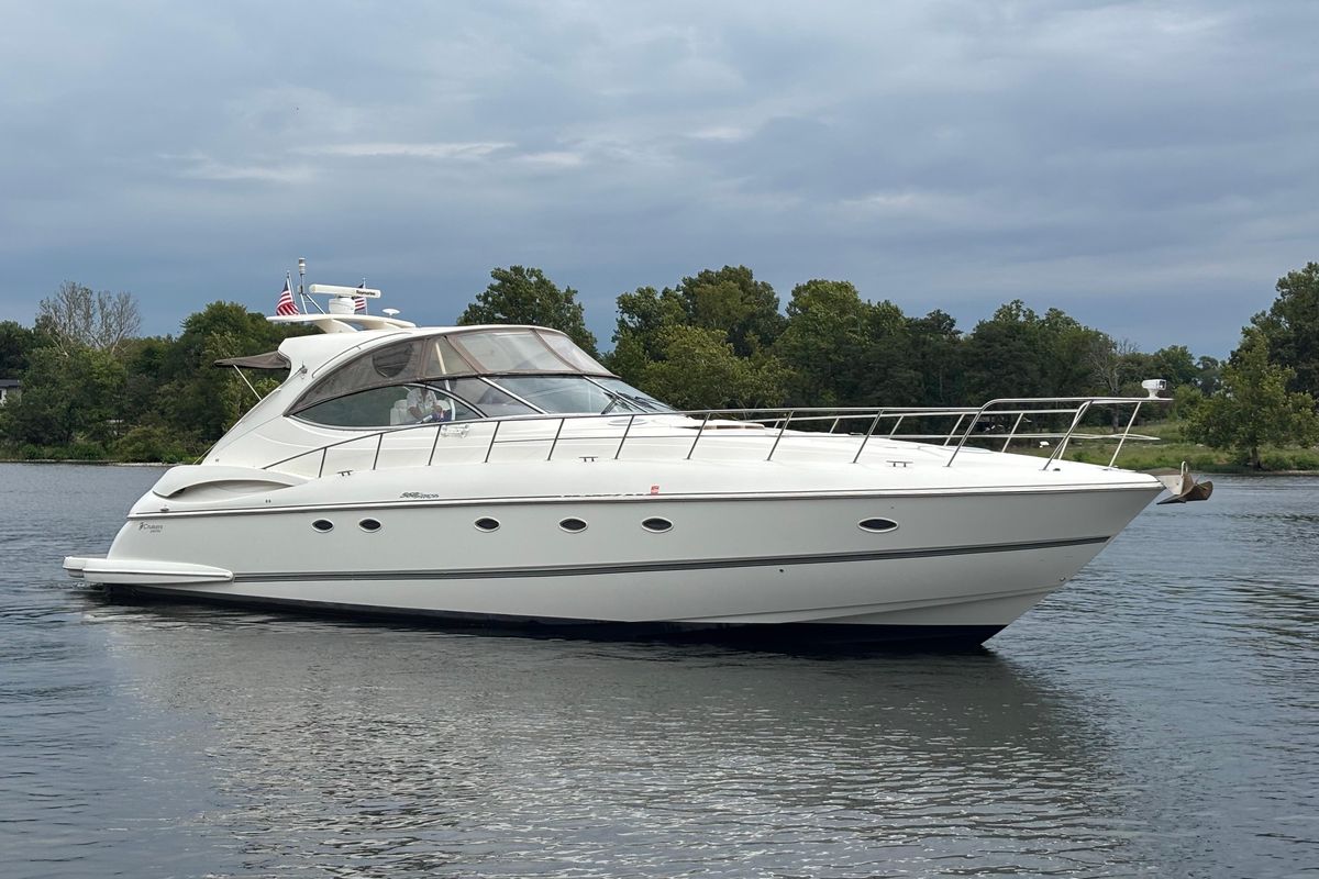 2006 Cruisers Yachts 56 