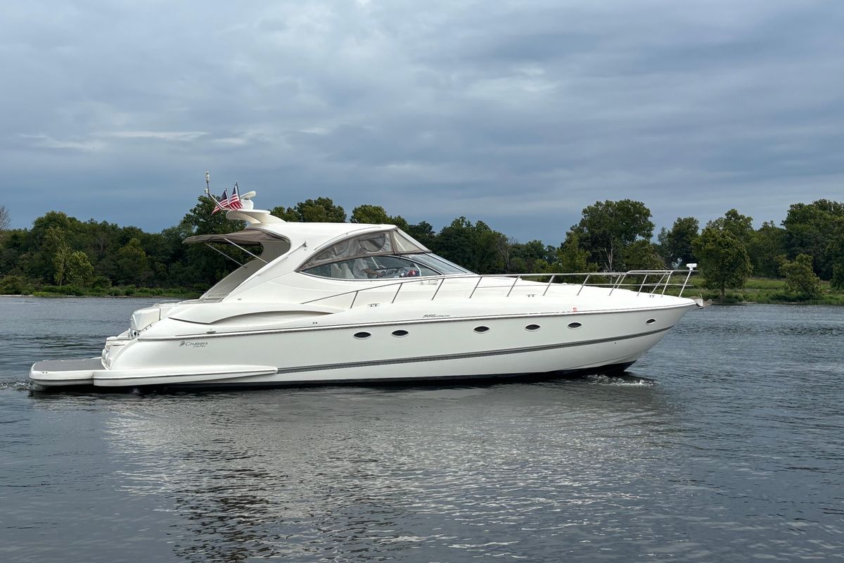 2006 Cruisers Yachts 56 