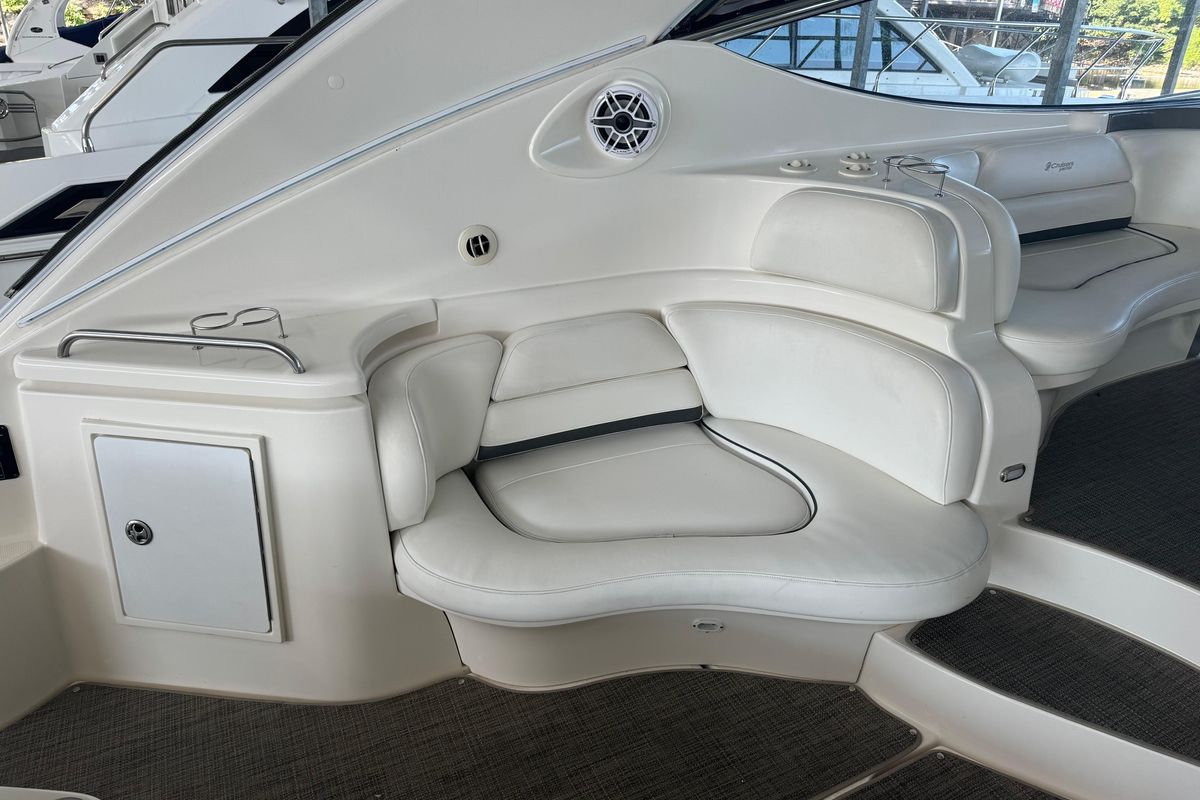 2006 Cruisers Yachts 56 