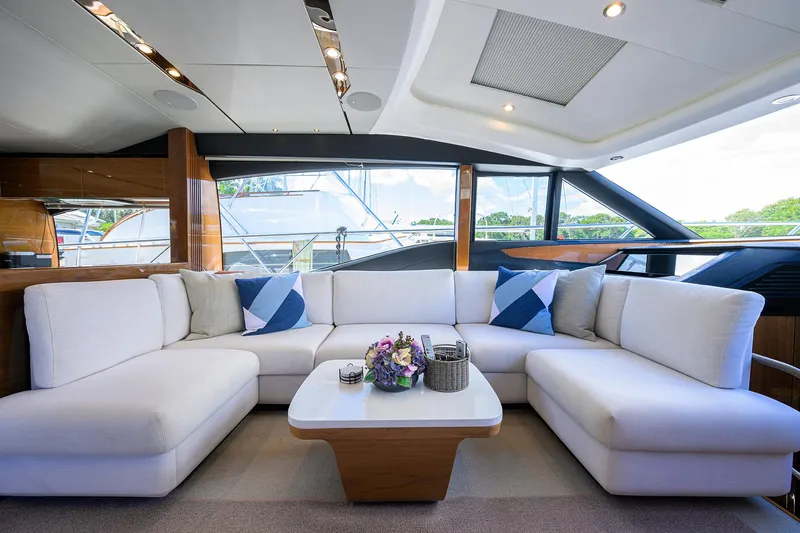 Converter Yacht Photos Pics Salon Seating