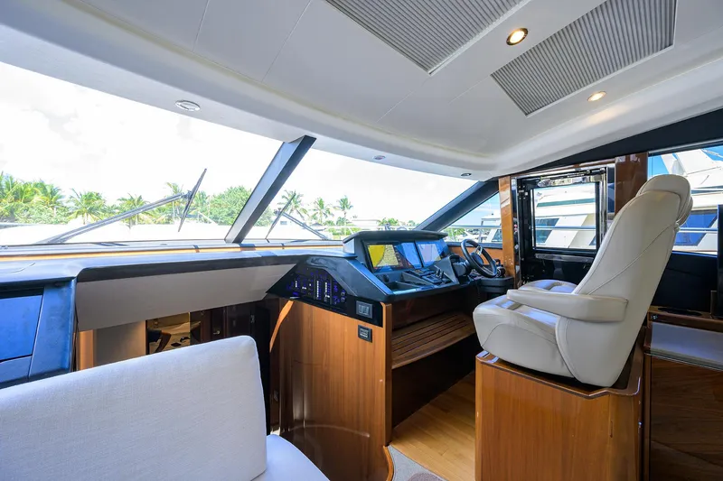 Converter Yacht Photos Pics Lower Helm Electronics and Seating