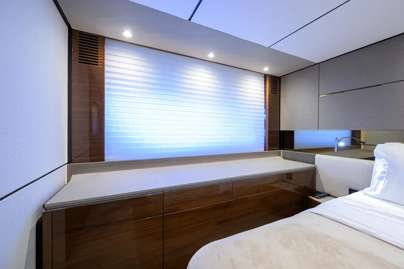 Converter Yacht Photos Pics Stateroom - Storage