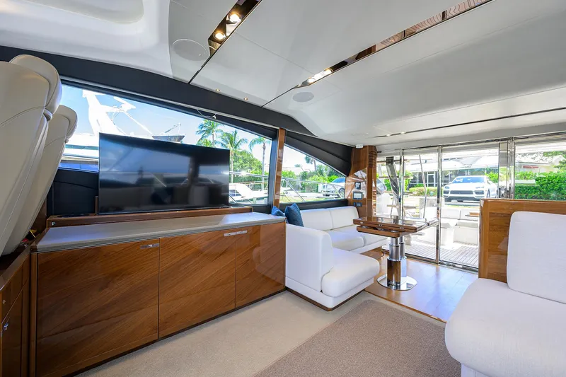 Converter Yacht Photos Pics Salon TV and Seating