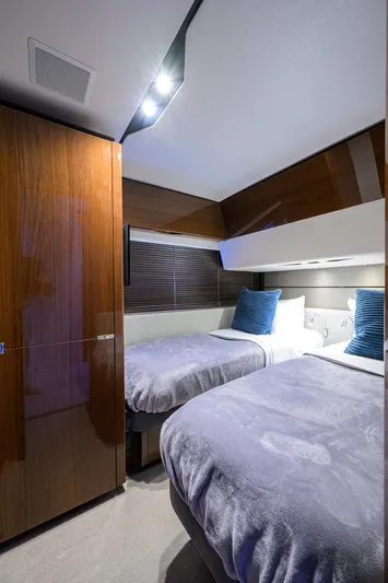 Converter Yacht Photos Pics Stateroom - Side by  Side Berths