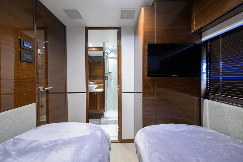 Converter Yacht Photos Pics Stateroom - Side by  Side Berths