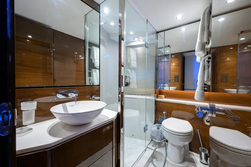 Converter Yacht Photos Pics Head - Sink and Walkin Shower