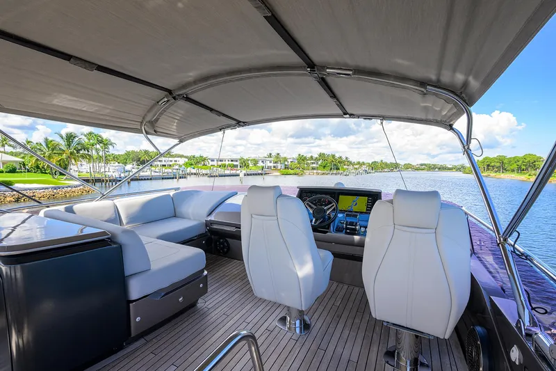 Converter Yacht Photos Pics Flybridge - Seating and Electronics