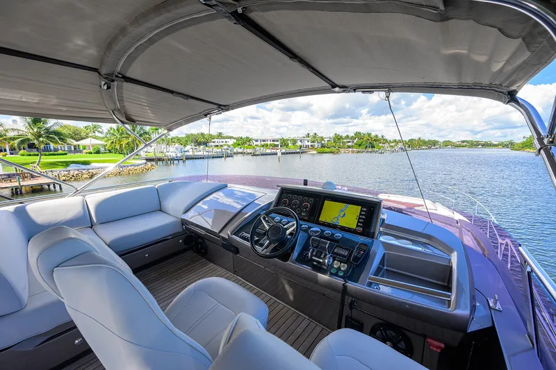 Converter Yacht Photos Pics Flybridge - Seating and Electronics