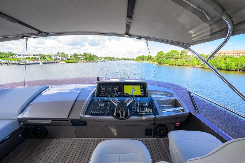Converter Yacht Photos Pics Flybridge - Seating and Electronics
