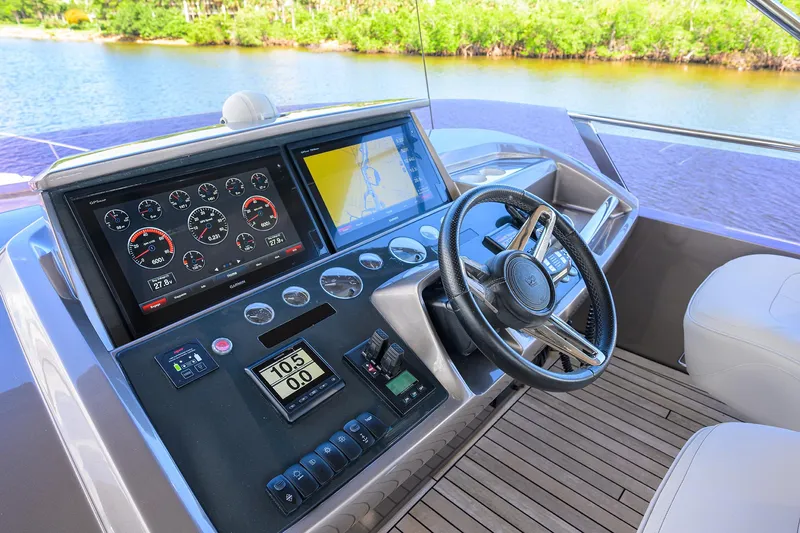Converter Yacht Photos Pics Flybridge - Seating and Electronics