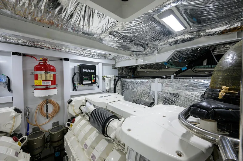 Converter Yacht Photos Pics Engine Room