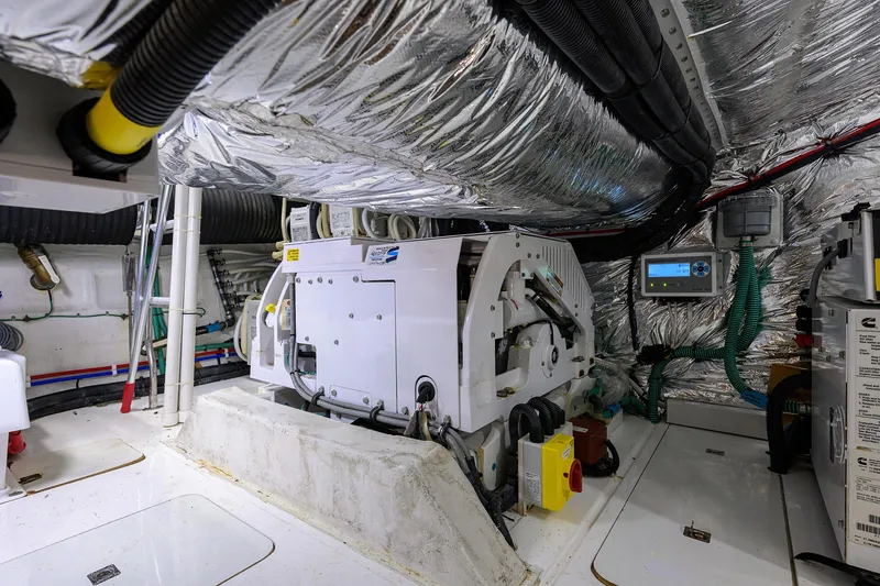 Converter Yacht Photos Pics Engine Room