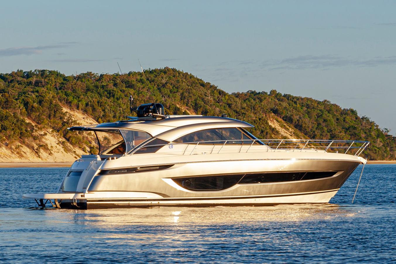 2024 Riviera 4600 Sport Yacht Platinum Edition Cruceros deportivos en