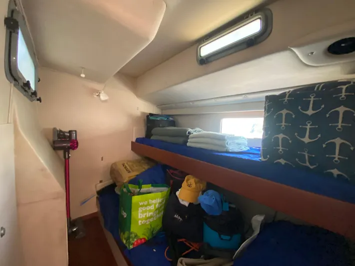 Foxy Yacht Photos Pics Crew Cabin