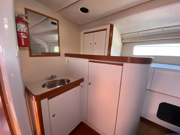 Foxy Yacht Photos Pics additional sink in master