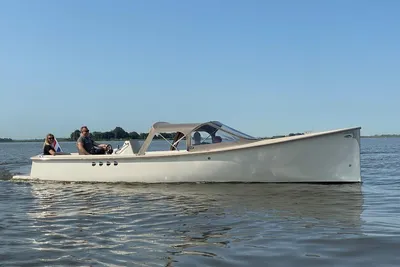 2025 Venegy V30 Classic Cabin