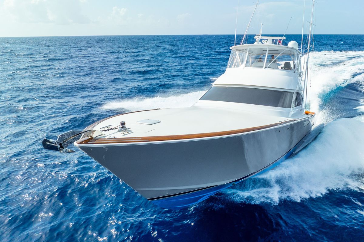 2017 Viking 62 