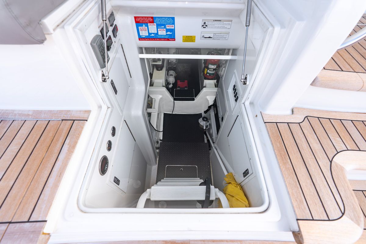 2017 Viking 62 