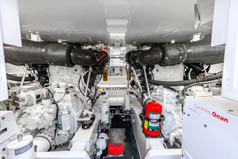 Madaline Jewell Yacht Photos Pics 