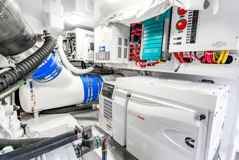 Madaline Jewell Yacht Photos Pics 