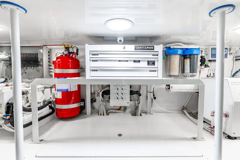 Madaline Jewell Yacht Photos Pics 